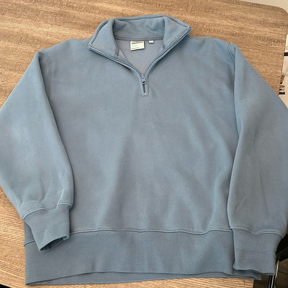 Aritzia crew neck
